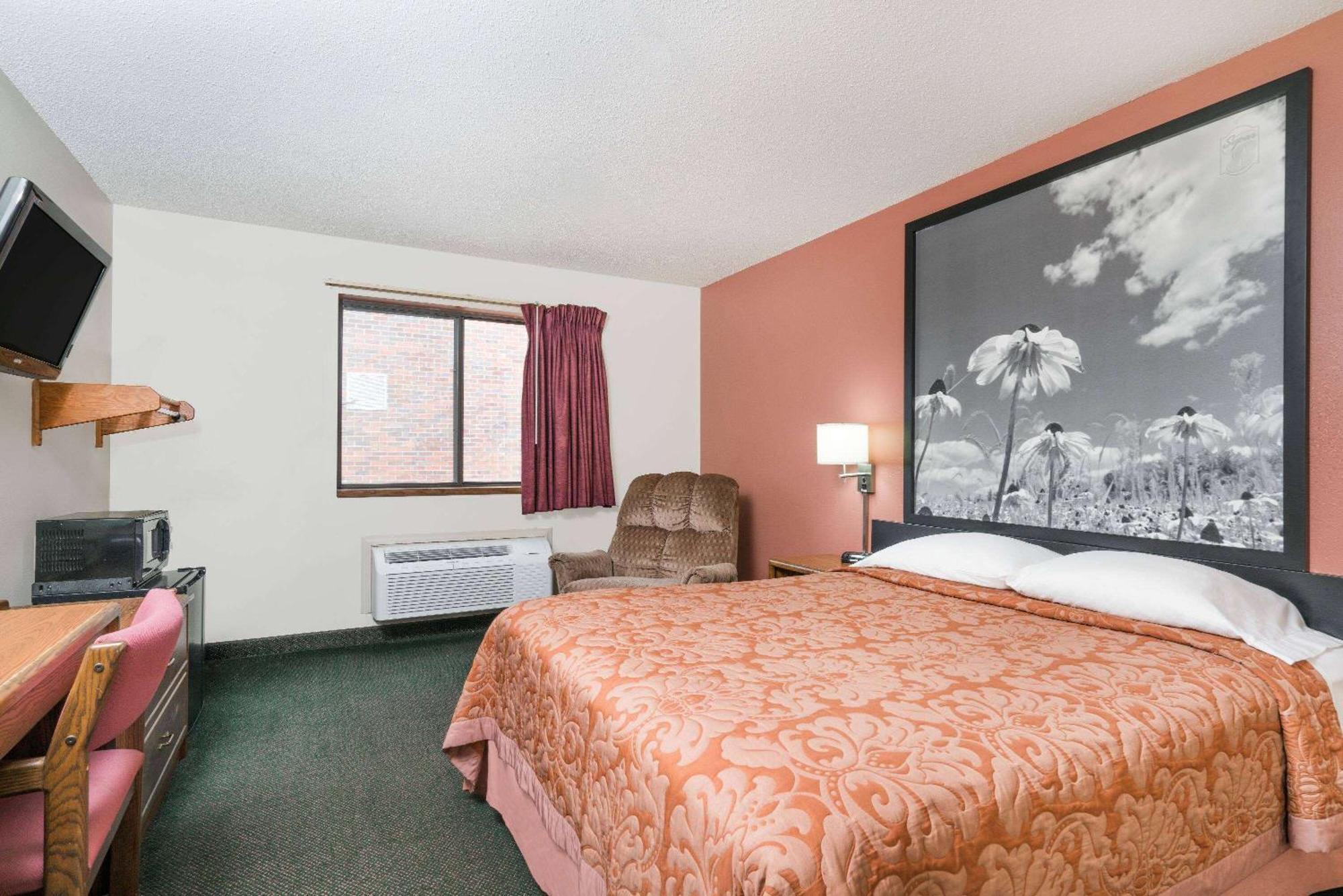 Super 8 By Wyndham Perham Hotel Exterior photo